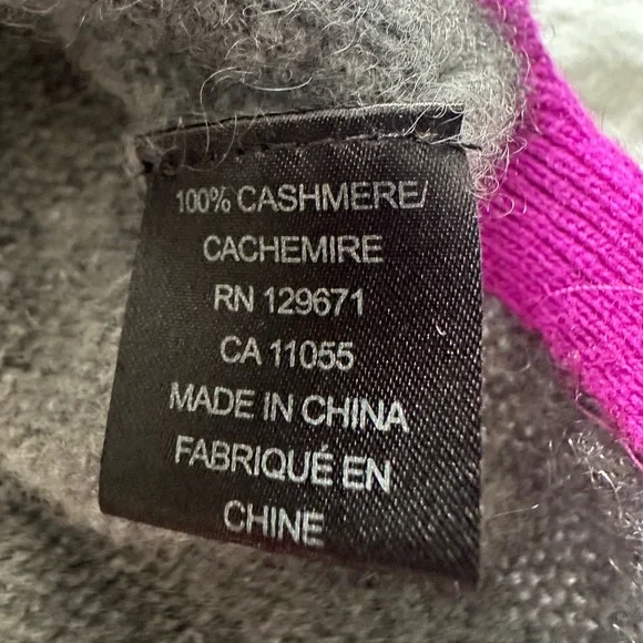 360 Cashmere Cozy Gray V-Neck Sweater, size large - Picture 11 of 14